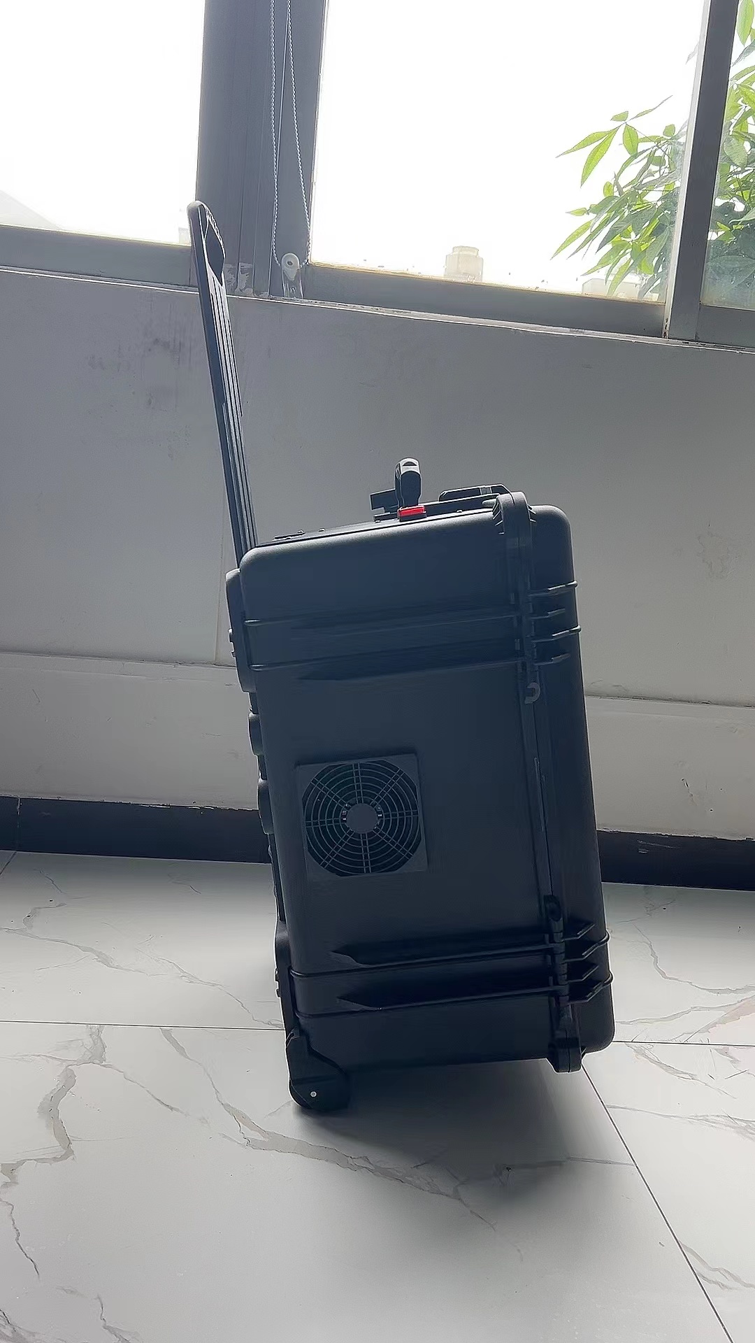 改则手拉箱型移动通信干扰器